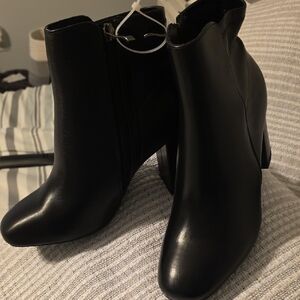 Mia Black Ankle Boots NWOT couple Minor Defects On Heal And Toe.